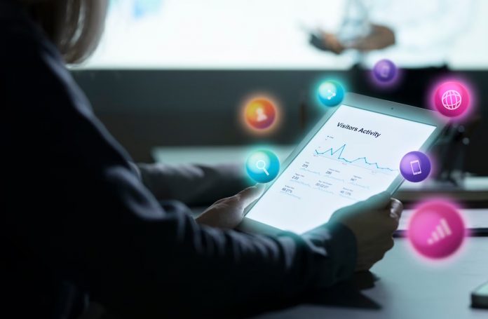 5-Ways-To-Get-Noticed-On-Linkedin